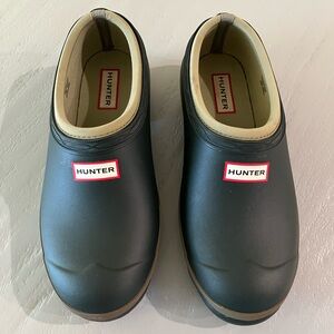 Hunter Neoprene Gardener Clogs in Dark Olive/Gray Women's Size 8